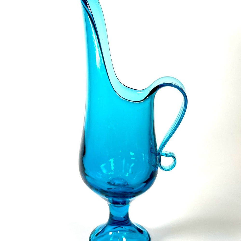 Vintage Mid Century LE Smith Elegant Blue Glass Pitcher Vase